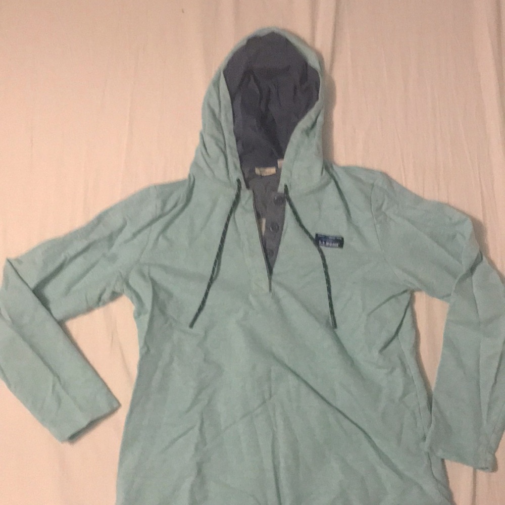 LL Bean Women’s Hooded sweatshirt Tiffany blue